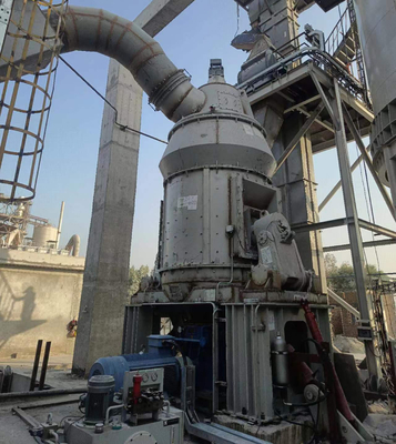 ความจุขนาดใหญ่ตะกรันถ่านหินซีเมนต์ Pet Coke Limestone Grinding Mill แนวตั้ง